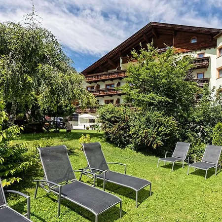 Posthaus Stubai&smart Отель Фульпмес
