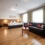 Posthaus Stubai&smart Otel Fulpmes